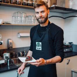 italian-chef-in-kitchen-265x265-1-1